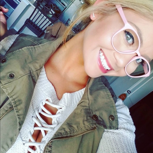 Accessories - Matte pink eyeglasses